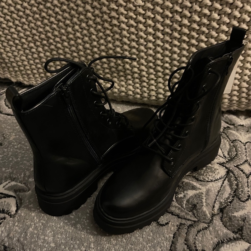 Black size 10 moto boots, new